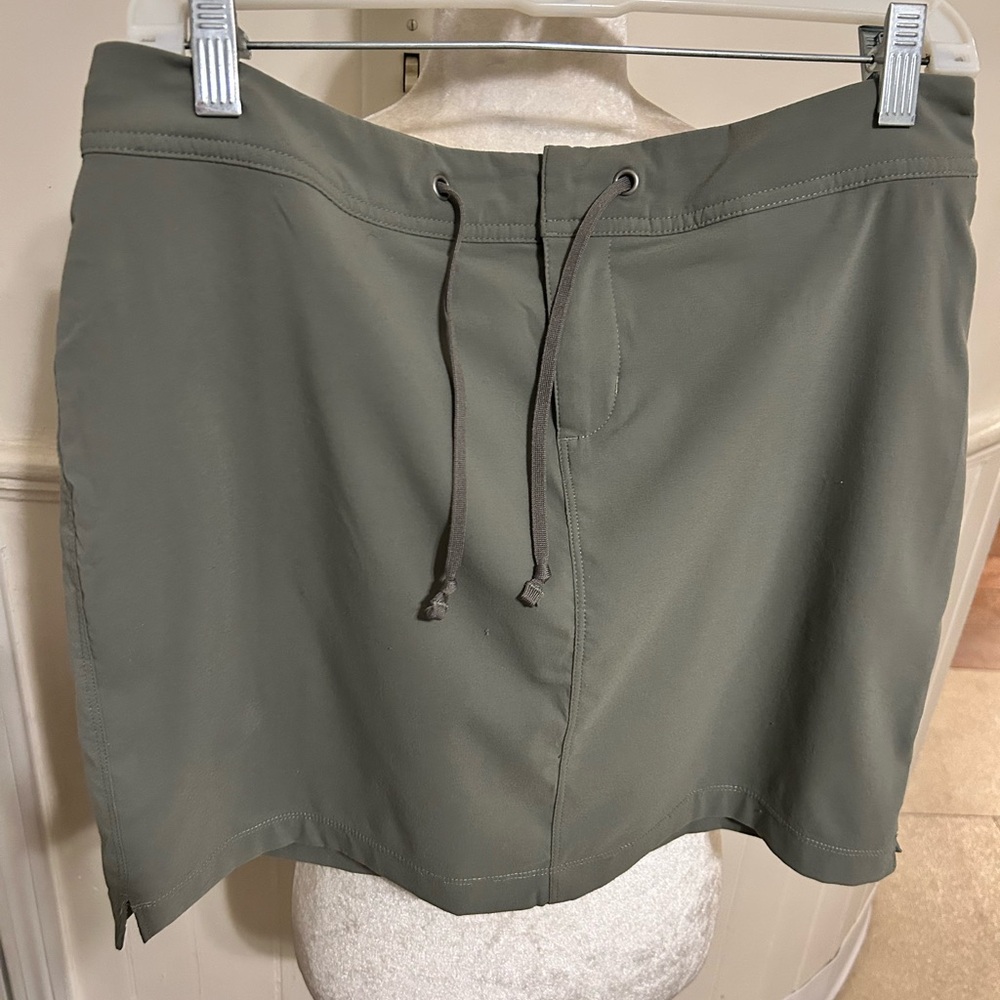 Columbia Silver Ridge Hiking Skort -Leaf Green- UPF 50/8